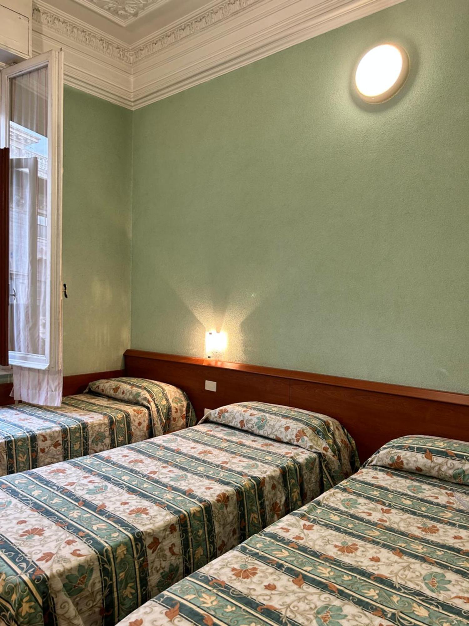 Barone Hotel *