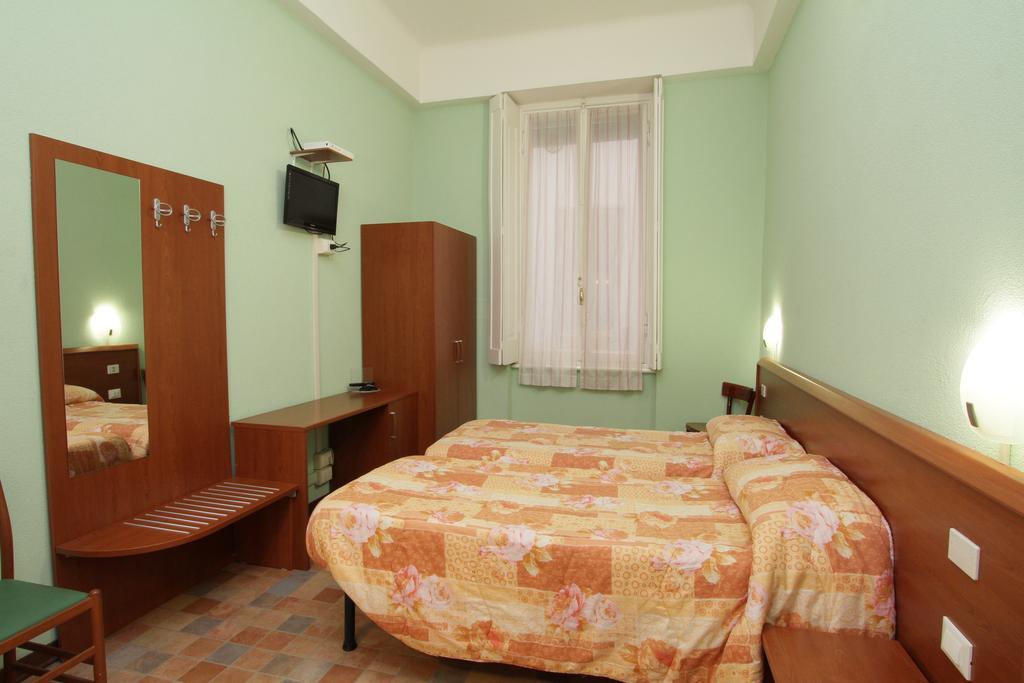 Barone Hotel *